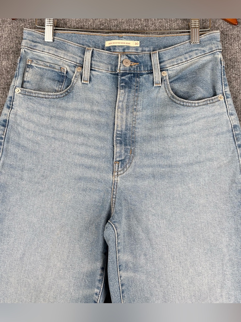 Levi’s high waisted mom jeans new without tags 30x28